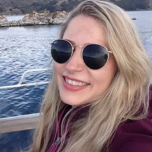 Meet your Posher, Simone